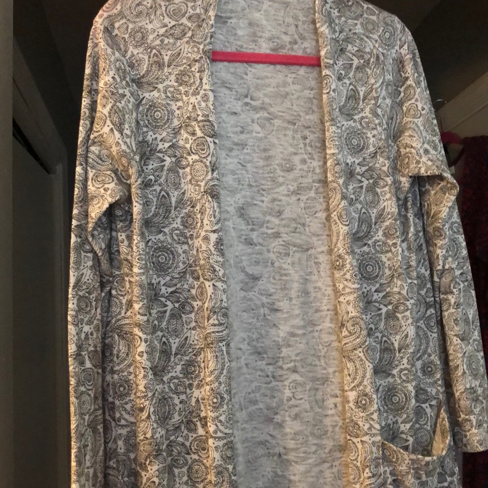 Large LuLaRoe Sarah sweater